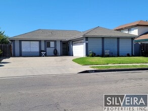 Building Photo - 1021 N College Dr