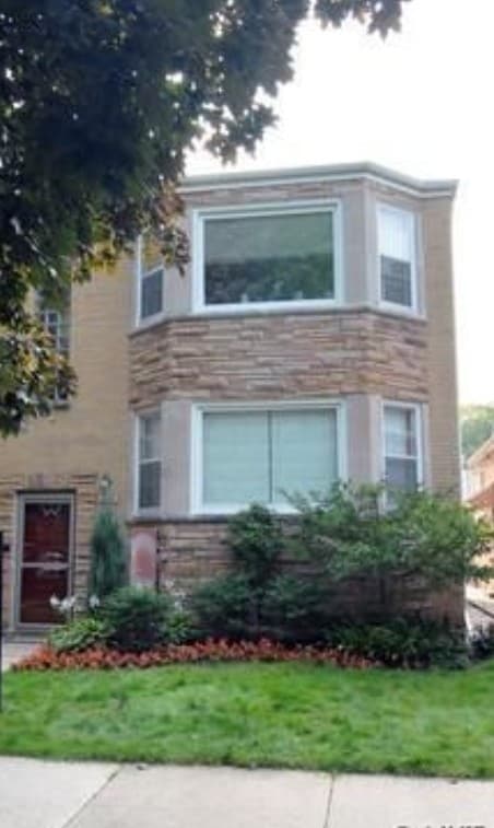 Great 2 flat - 6116 N Meade Ave