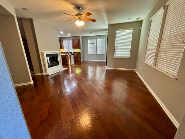 Building Photo - Beautiful Natomas 3/2.5 Home (Please Read Entire Marketing Ad for Viewings)