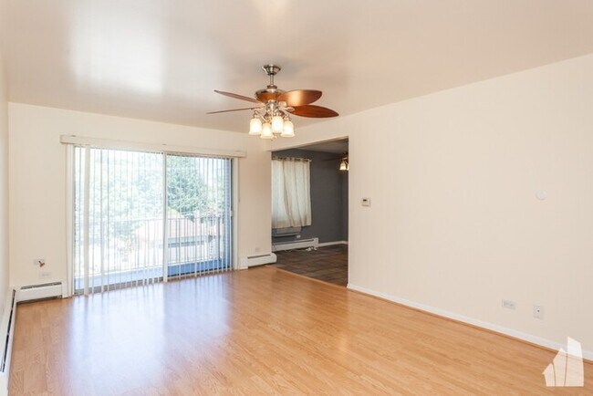 Building Photo - 1350 W Touhy Ave