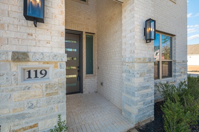 Foto del edificio - 119 Mockingbird Trails Dr