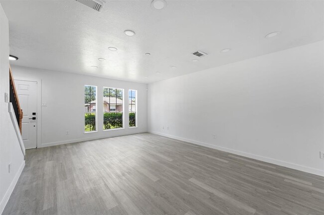 Building Photo - 7218 Buchanan Dr
