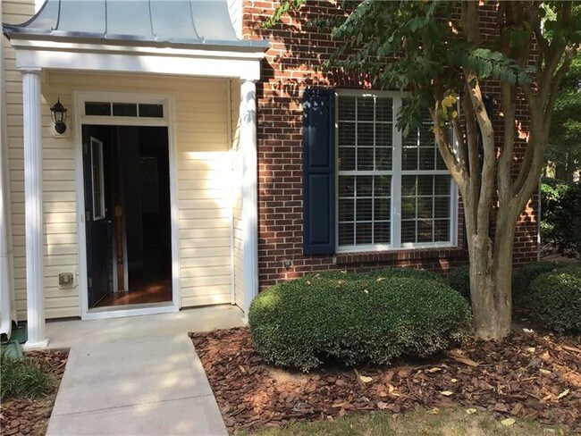 Building Photo - 105 Galecrest Dr