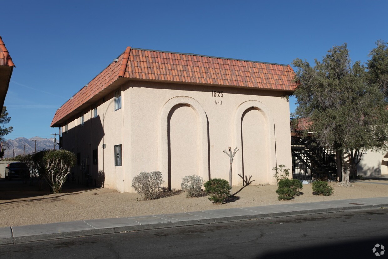 Foto del edificio - 1625 Cordoba Ln