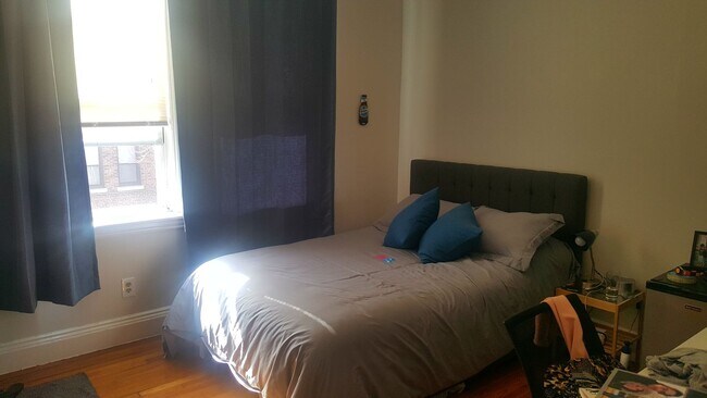 Foto del edificio - Affordable 2BR in Allston | Heat & Hot Water Included | Laundry in Building | 9/1