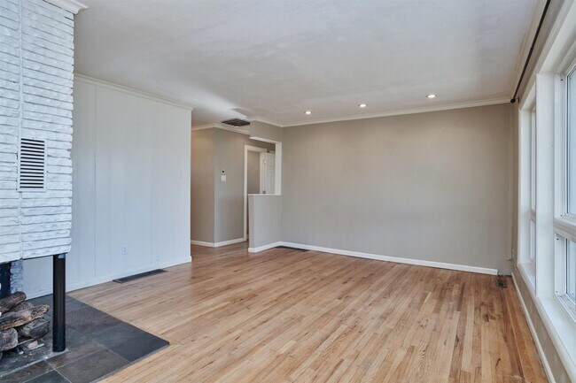 Building Photo - Move in special - Large corner lot - 2 bed...