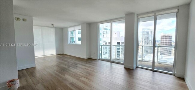 Foto del edificio - 244 Biscayne Blvd