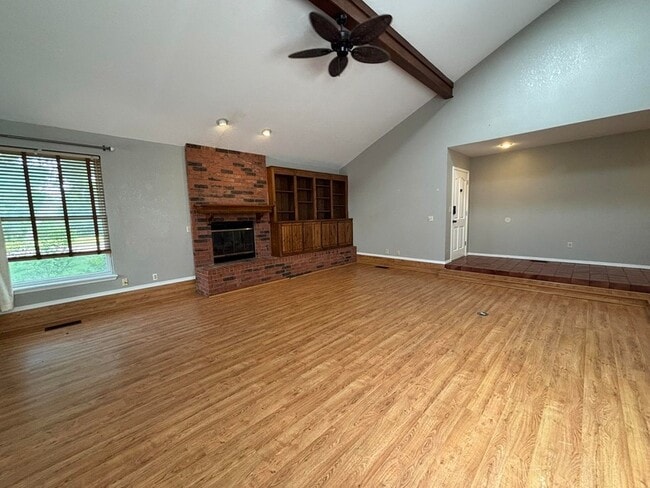 Building Photo - 1302 Briar Creek Rd