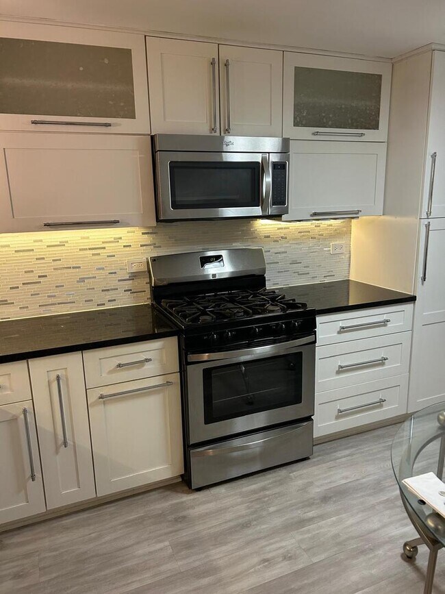 Building Photo - 4730 N Kenneth Ave