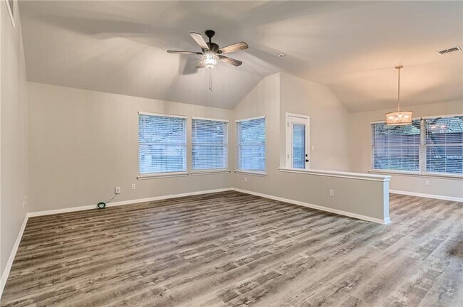 Foto del edificio - 5616 Lomita Verde Cir