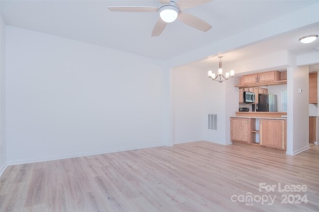 Building Photo - 660 Lex Dr