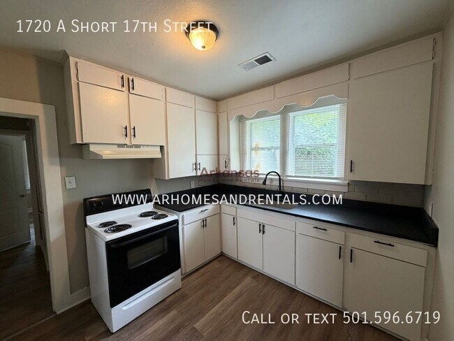 Foto del edificio - 1720 W Short 17th St