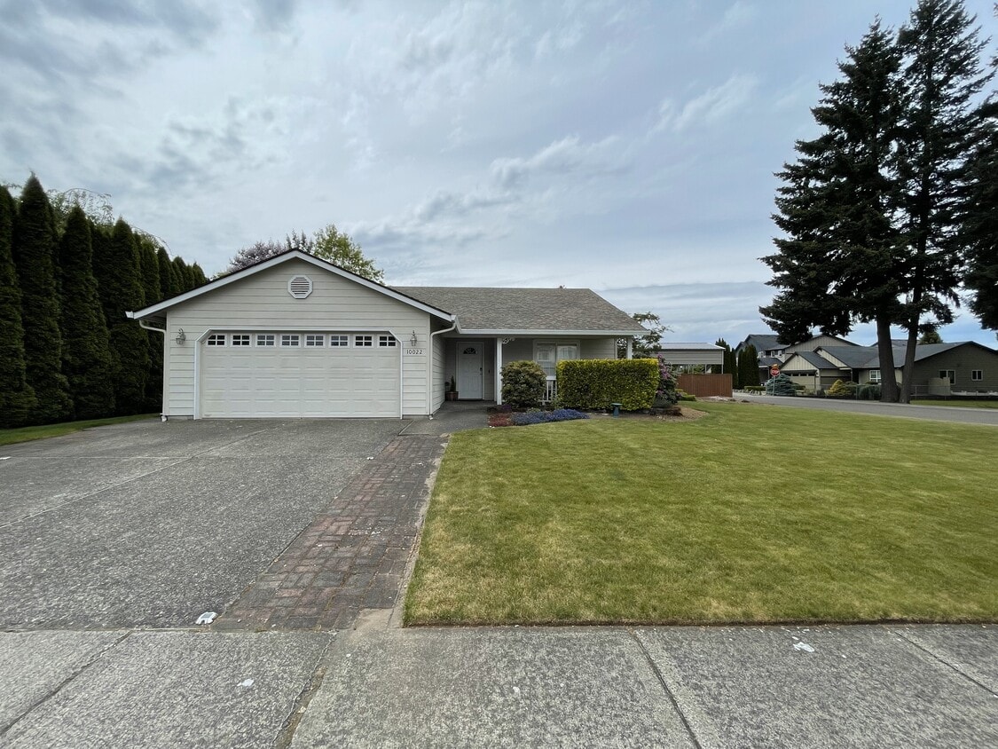 Primary Photo - 10022 NE 145th Ave