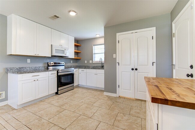 Foto del edificio - 4613 Avenue K