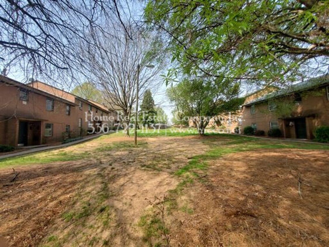 Foto principal - 1332 Gray Ave NE