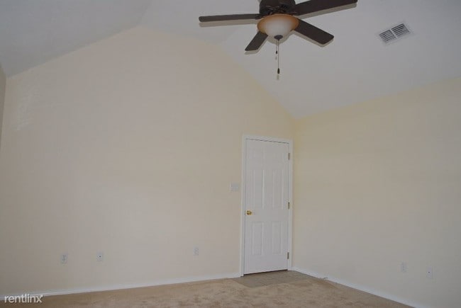 Building Photo - 3 br, 2 bath House - 15 Periwinkle Ln