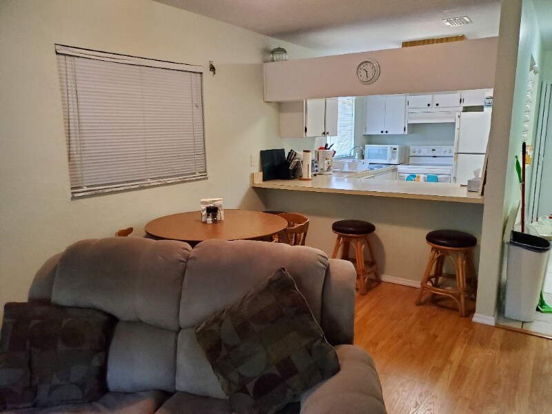 Foto del edificio - 8101 Country Rd