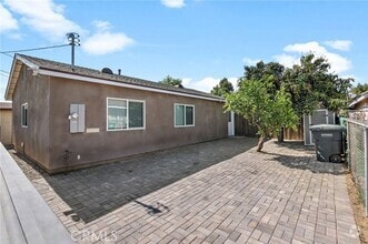 Building Photo - 618 E Erna Ave
