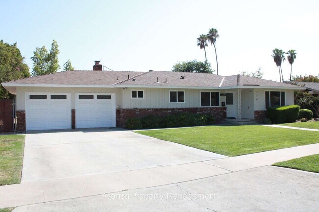 Building Photo - Home for Rent 4 Bed/3 Bath - 1,791 Sq Ft. Rent: $2,750/month Security Deposit: $2,850 Bullard Hig...