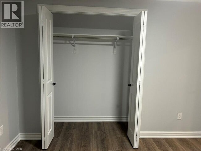 Building Photo - 122 Clare Ave