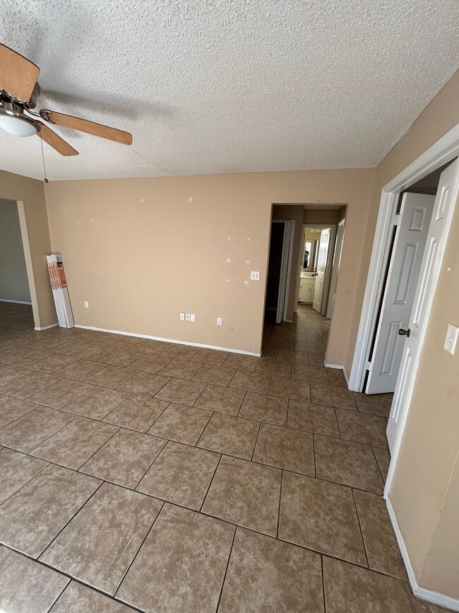 Foto del edificio - 1434 Bramblewood Dr