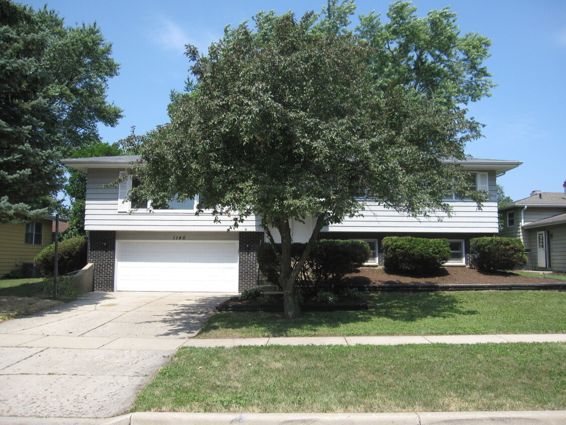 Primary Photo - 1140 Countryside Dr