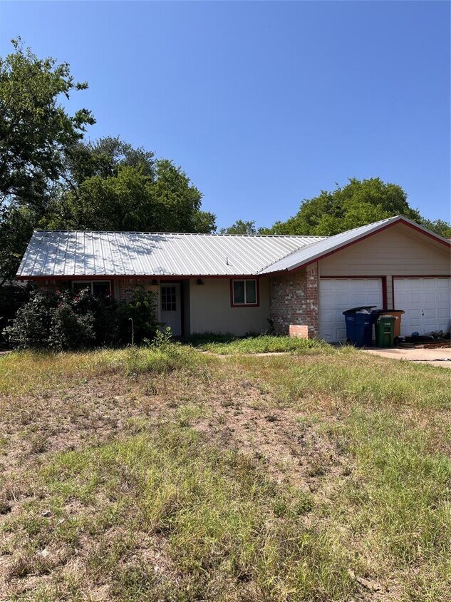 Foto principal - 5204 Village Trail