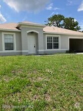 Building Photo - 470 Vin Rose Cir SE