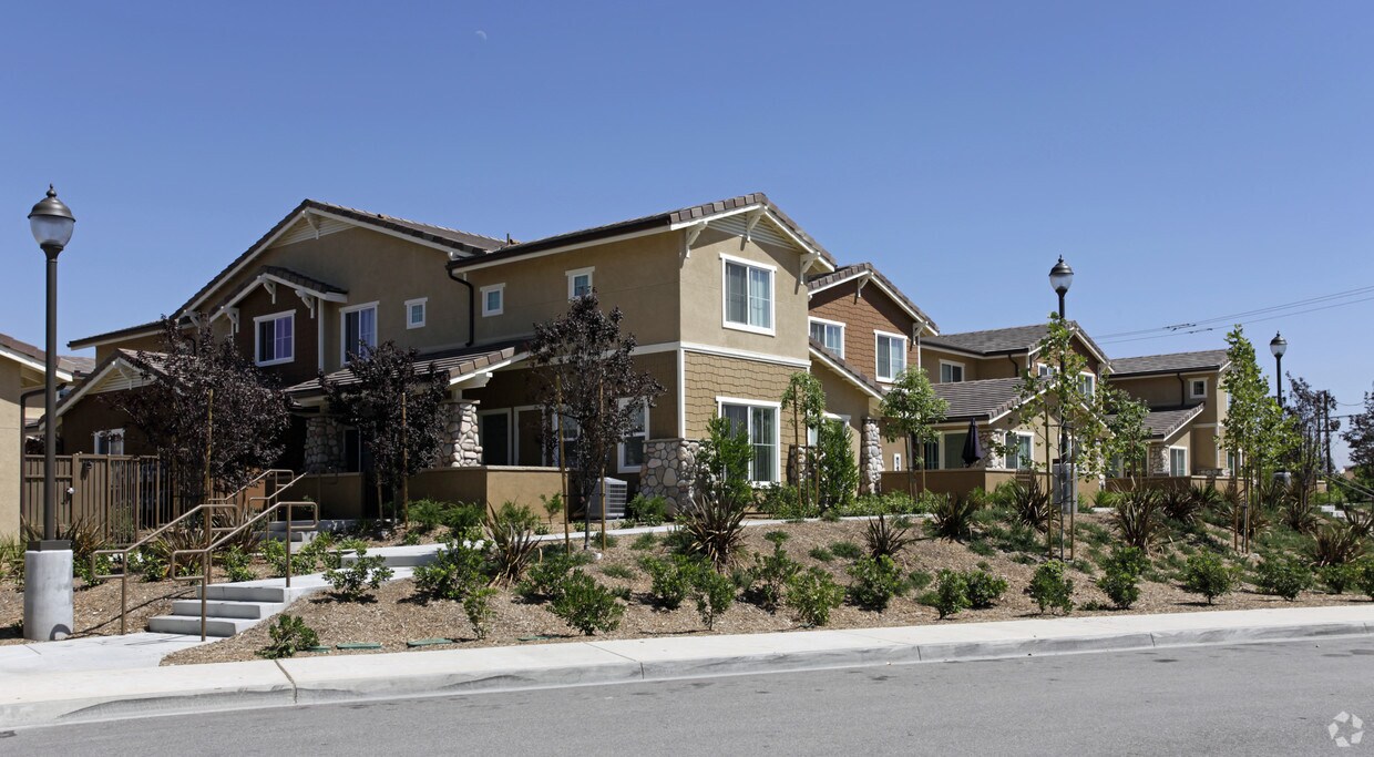Ceres Way Apartments in Fontana, CA
