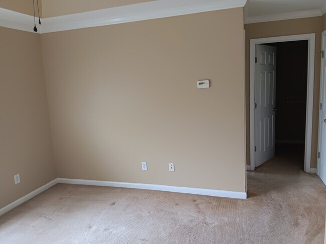 Foto del edificio - 250 Amal Dr SW