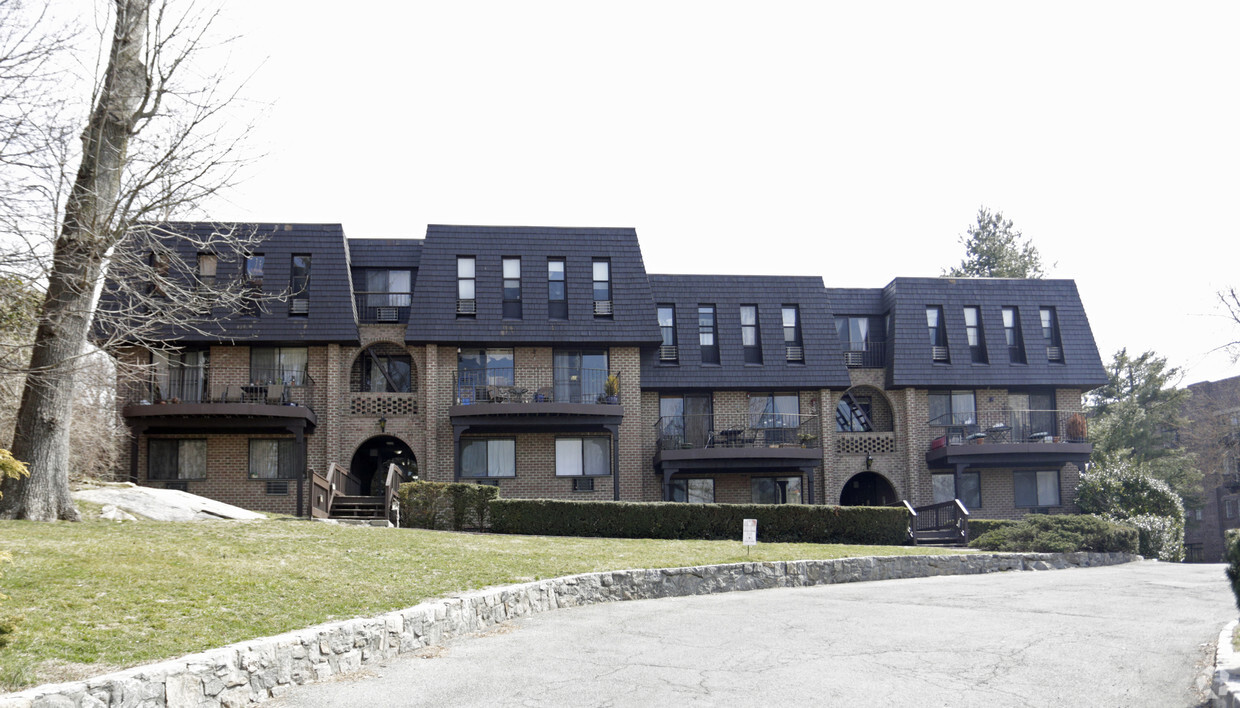 Primary Photo - Bronxville Townhouses