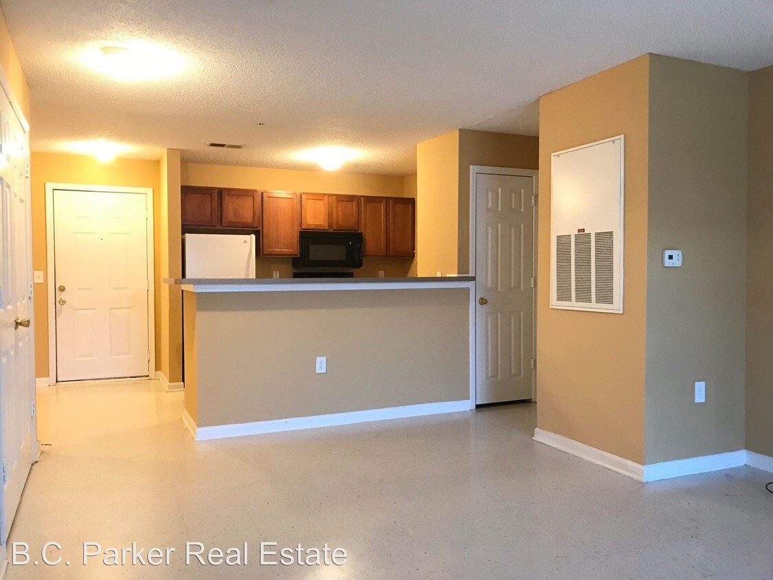 Foto principal - 900 E Haggard Ave