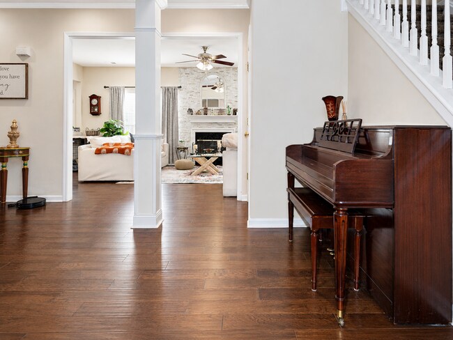 Foto del edificio - Beautifully Renovated 3 Bed / 2.5 Bath Home on Quiet Cul-de-Sac