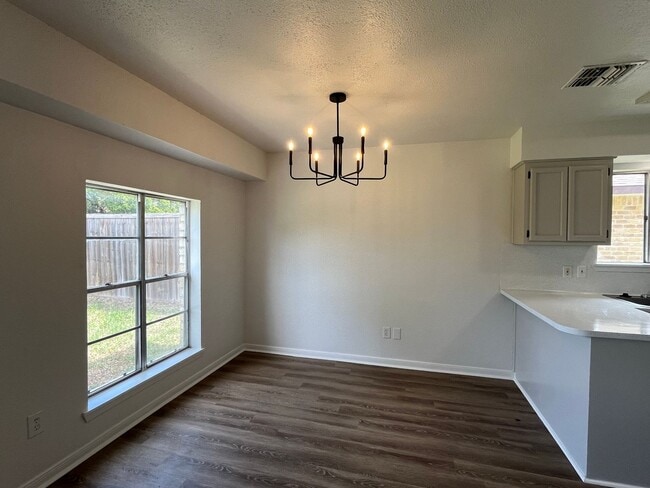 Foto del edificio - Recently Updated South Side Home!