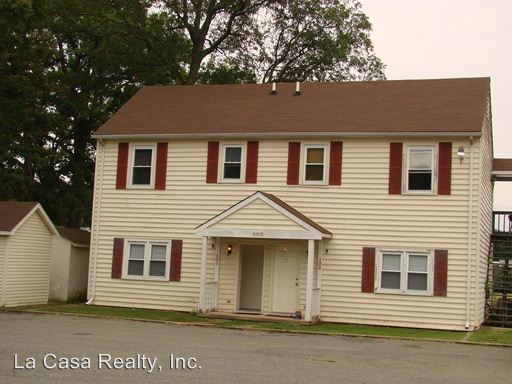 Primary Photo - 300 Fox Chase