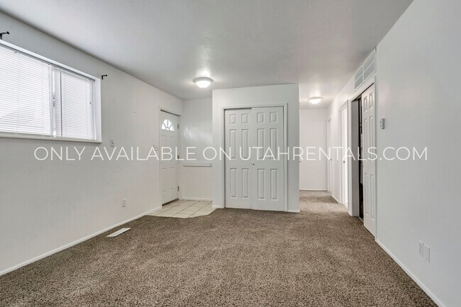 Building Photo - 187 S 300 W