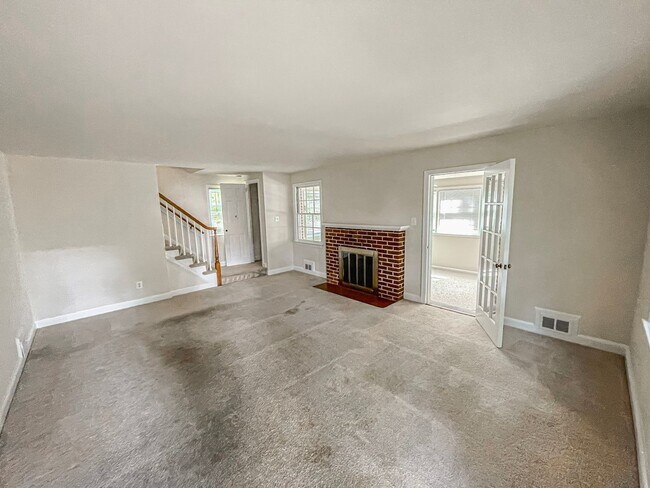 Foto del edificio - Classic 3 Bedroom 1.5 Bathroom Colonial In...