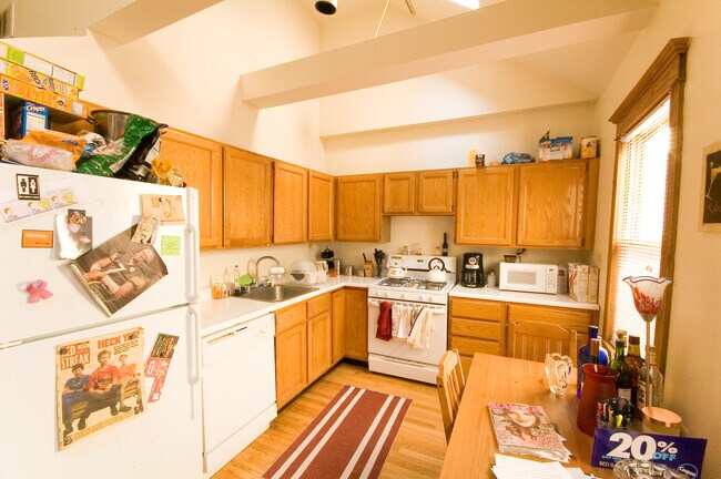 Foto del edificio - 2239 N Clybourn Ave