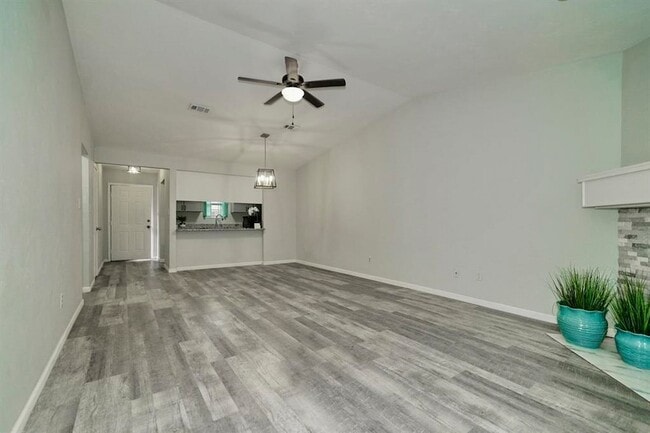 Building Photo - 3421 N Carnation Ct