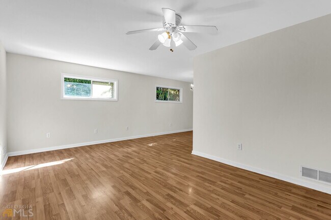 Building Photo - 2554 Skyland Trail NE