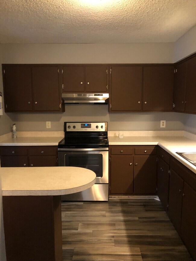 Foto del edificio - 599 Winding Creek Rd