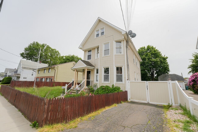 Building Photo - 134 Gorham Ave