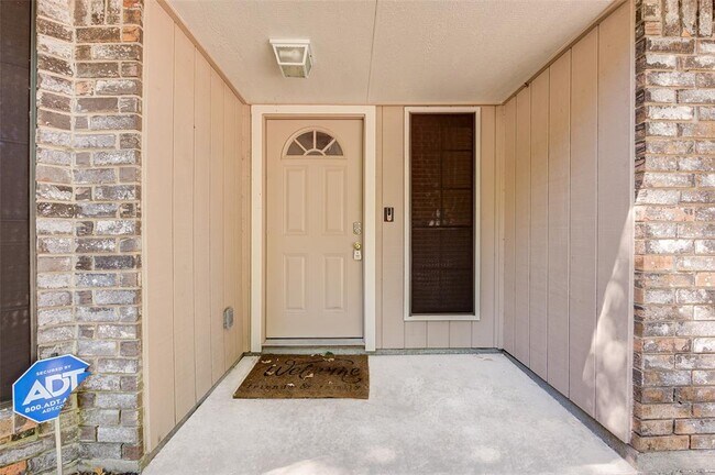 Foto del edificio - 21711 Haverstrom Ln