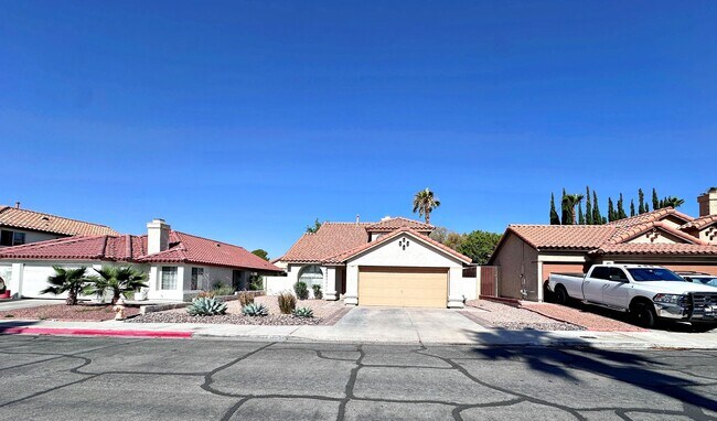 Foto del edificio - 4 BEDROOM 2.5 BATH HOME