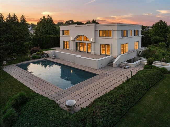 Building Photo - 283 Ocean Ave