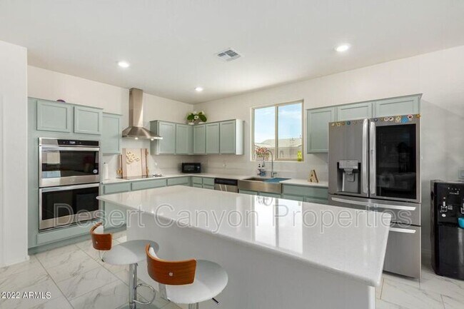 Foto del edificio - 40838 W Somers Dr