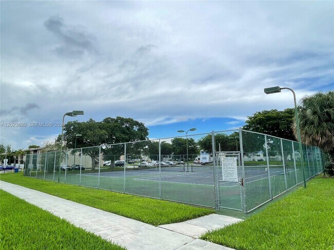 Foto del edificio - 10370 SW 220th St