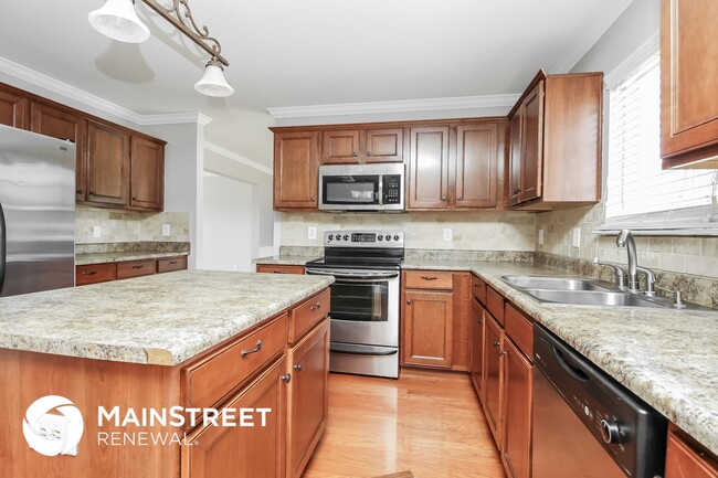 Building Photo - 1129 Matheus Dr