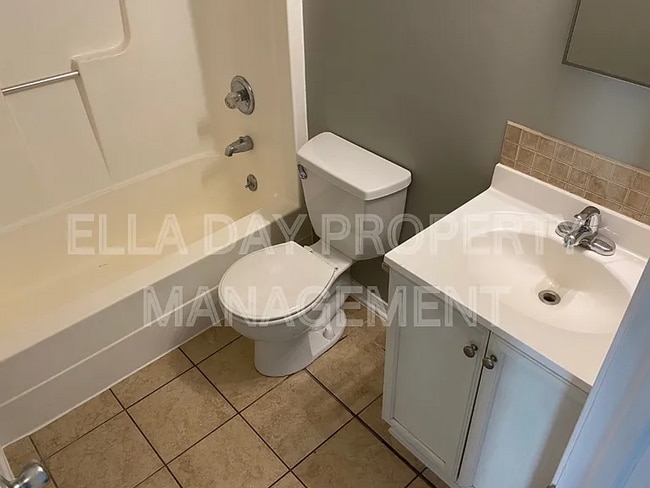 Building Photo - 1620 S Edwards St