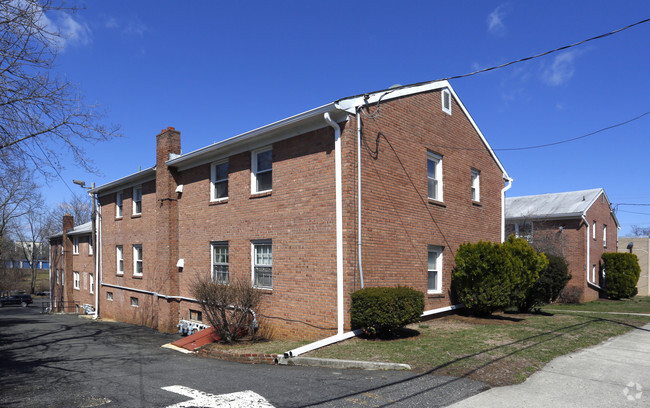 Building Photo - Throckmorton Apartments